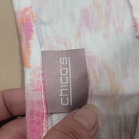 Chico's V-Neck, Single Pocket Tee. White with Pinks and Oranges, EUC, NO SIZE - Picture 8 of 9